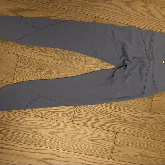 Lululemon grey/blue leggings size 4 - Picture 3 of 3